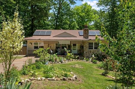 17 Iroquois Circle