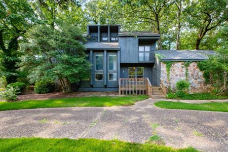 5 Trevino Drive