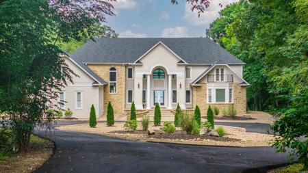 550 Long Island Drive