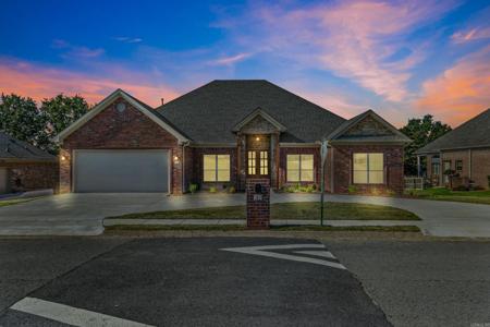 17 Waters Edge Drive