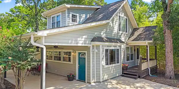 121 Lakehill Lane