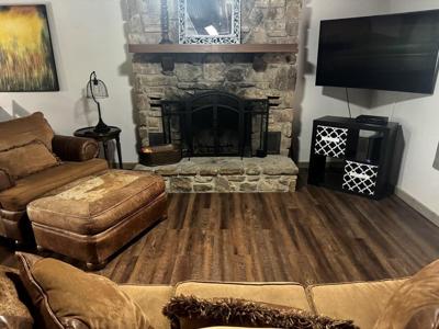 2 N Lakeshore Trace