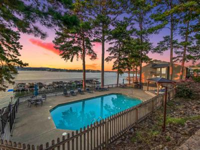 200 Hamilton Oaks Drive