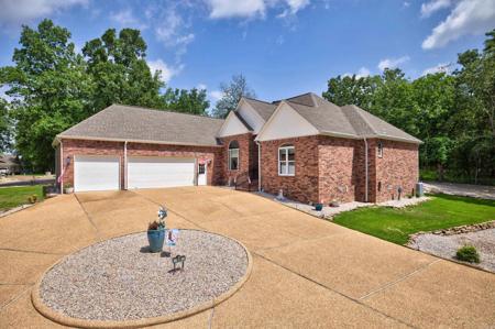 32 Sanchez Way
