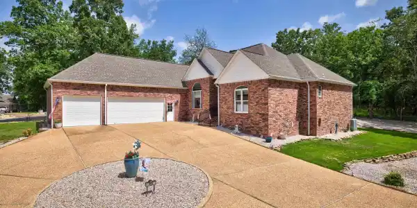 32 Sanchez Way