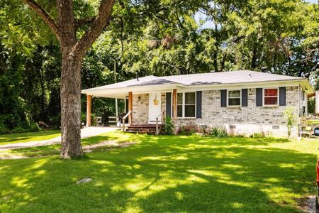 2832 Lakeside Drive