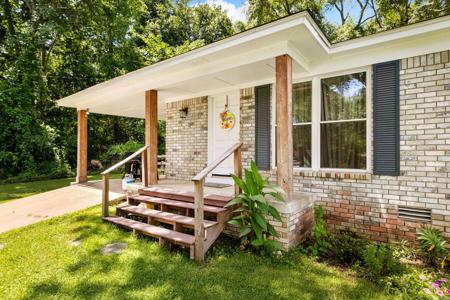 2832 Lakeside Drive