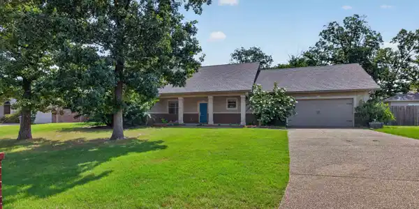 122 Big Oak Trail