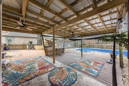 3909 Lakewood Valley Drive