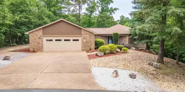 82 Magellan Drive