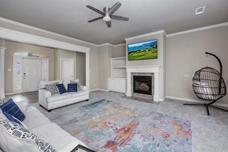 7512 Union Square