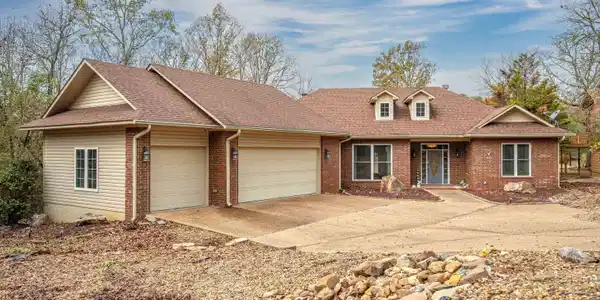26 Cresta Way