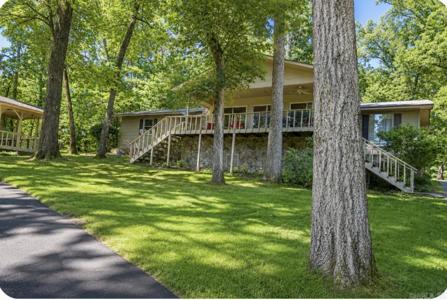 208 Scenic Drive