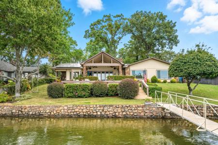 110 Stately Pt Point