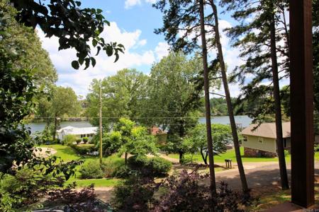 130 Beach Haven Circle