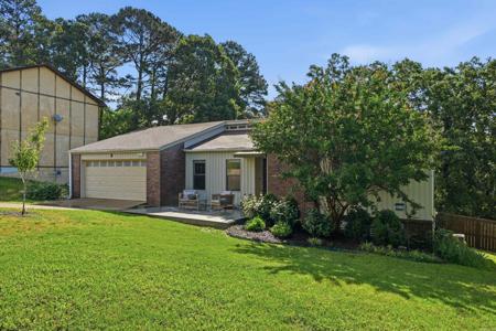 8 Hightrail Drive