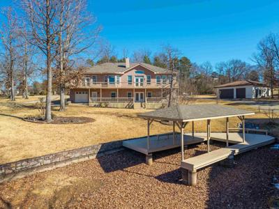 128 Waterview Dr