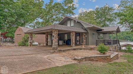 176 E Lakeshore Drive