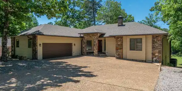 113 Cifuentes Way