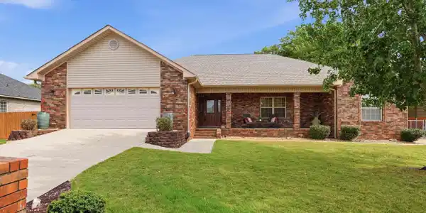 105 Wolfhowl Lane