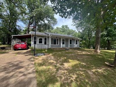 3 Dakota Drive