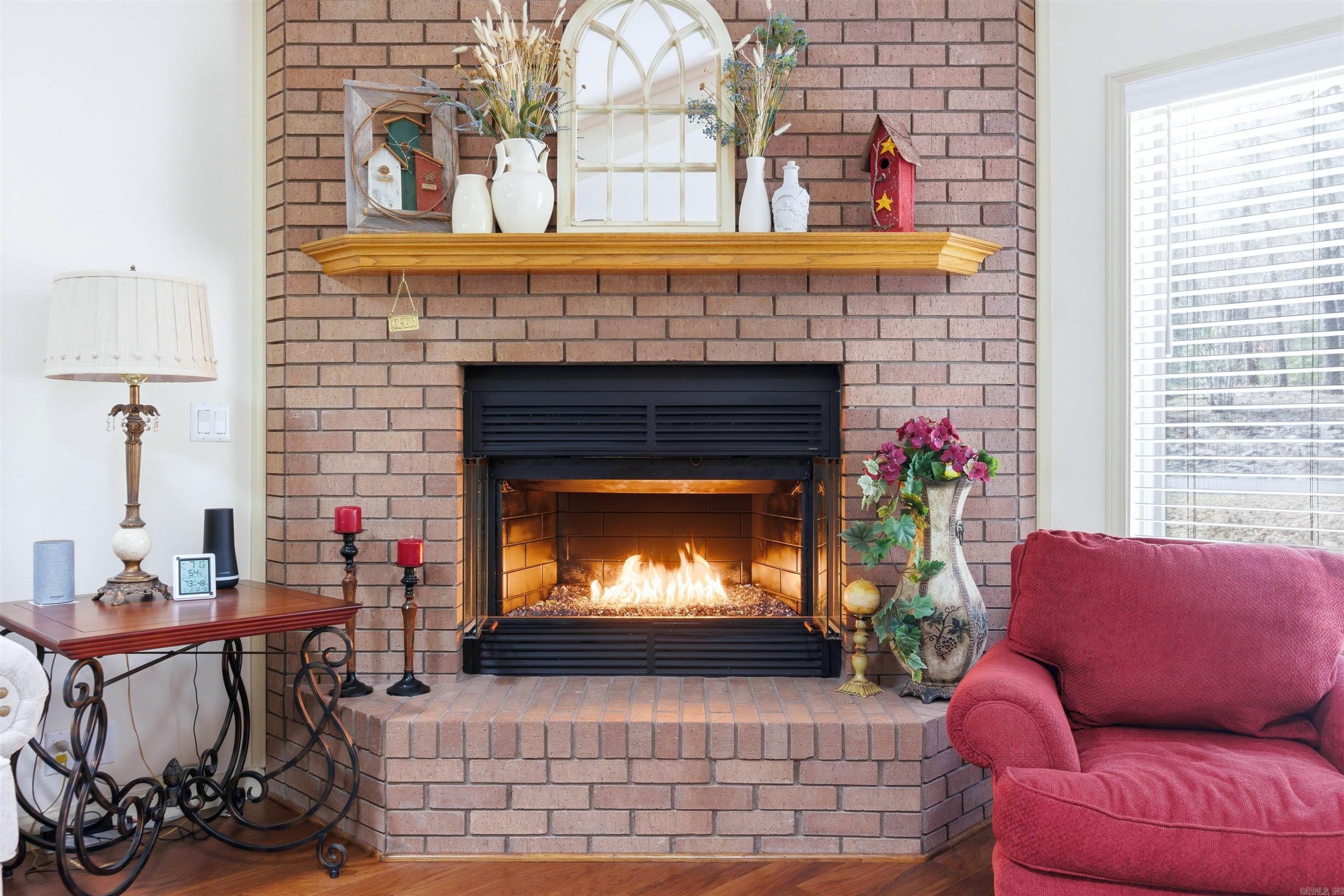Image 2: Gas Fireplace
