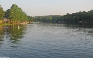W Lakeshore