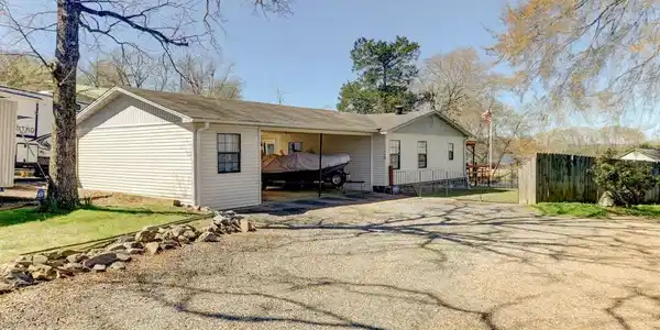 126 Oakridge