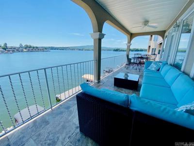 151 Villa Pointe