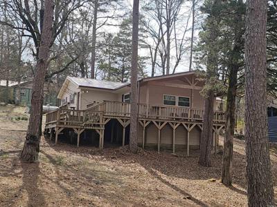 636 W Cliff Drive