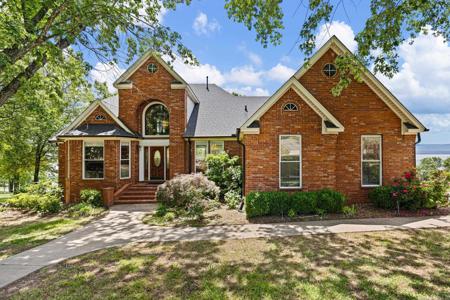 8 E Ridgeline Dr