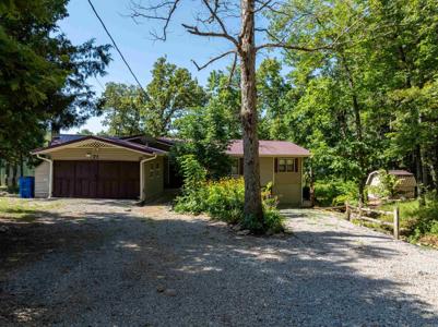 71 Lakeside Dr
