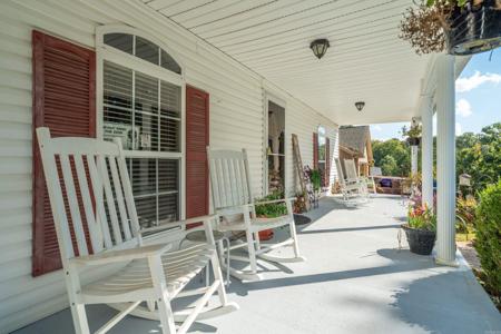105 Chisholm Trail