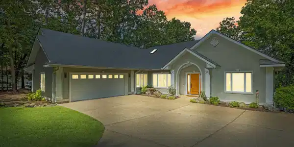 11 Realeza Court