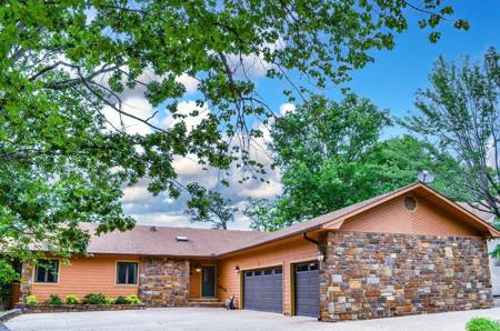 24 Cresta Way
