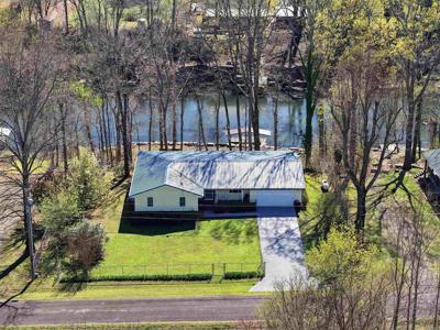 279 River Drive Est