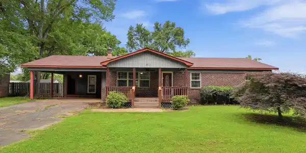 211 Broadview Dr