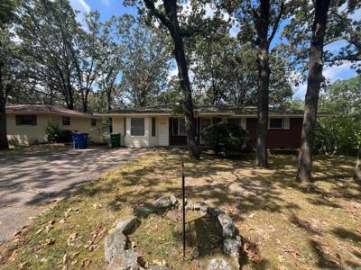 6313 Iroquois Drive