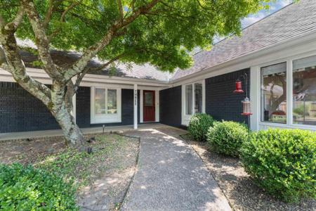 3 Water Way Dr
