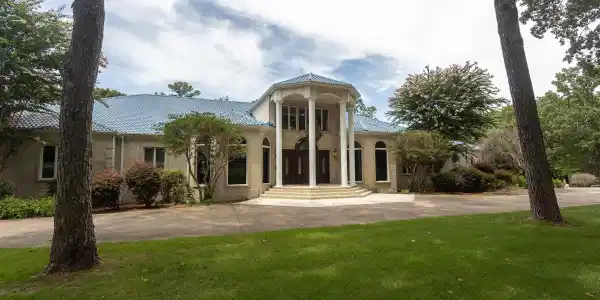 1686 Marina Road