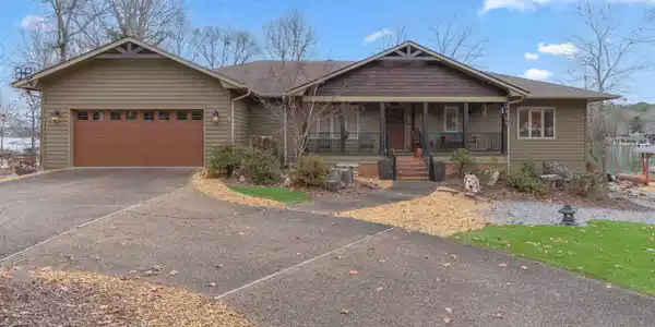9 Levantino Lane