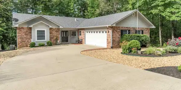 8 Ballobar Lane