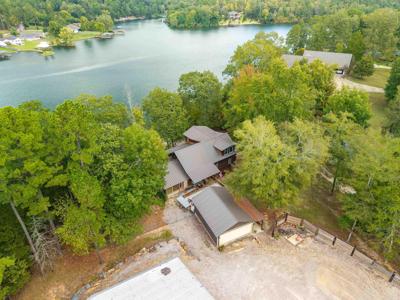 1323 Timberlake Dr Drive