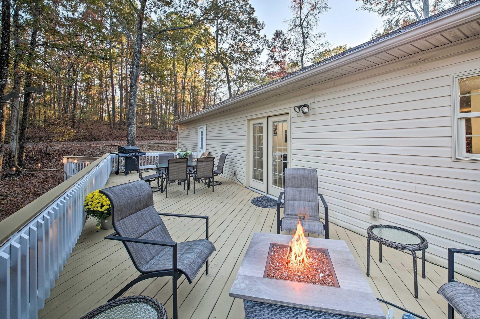 Image 2: Deck