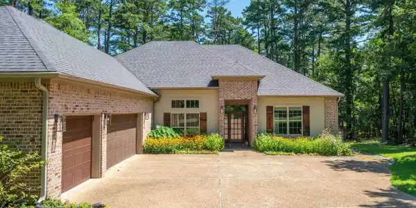 26 Sergio Drive