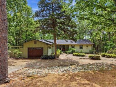 235 Robinhood Trail
