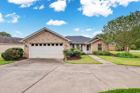 4013 Lakewood Valley Drive