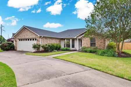 4013 Lakewood Valley Drive