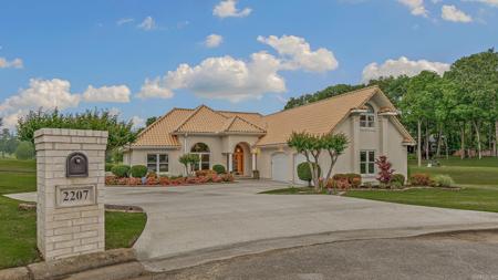 2207 Doral Cove