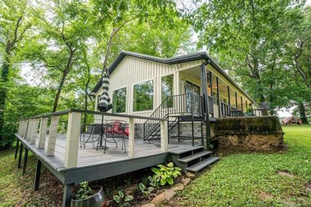 10 Raintree Valley Drive
